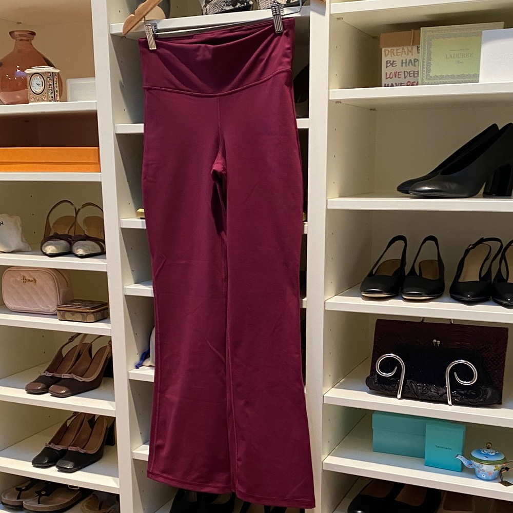 Gap Fit Burgundy Flare Pants.  Like NEW. Size S Petite.